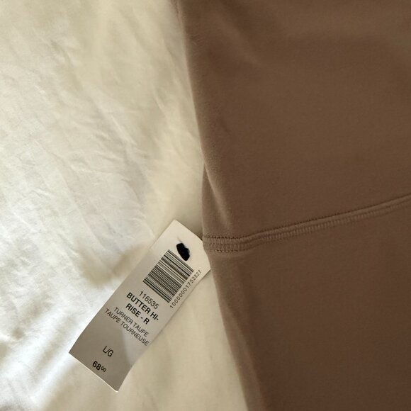 Aritzia TNA Butter Cheeky Leggings and Sports Bra Top - Picture 4 of 4